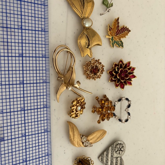 Elegant Lot of 12 various brooches. - Picture 3 of 4